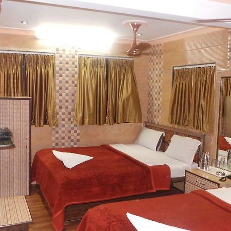 Hotel Shadab Palace Mumbai Bagian luar foto